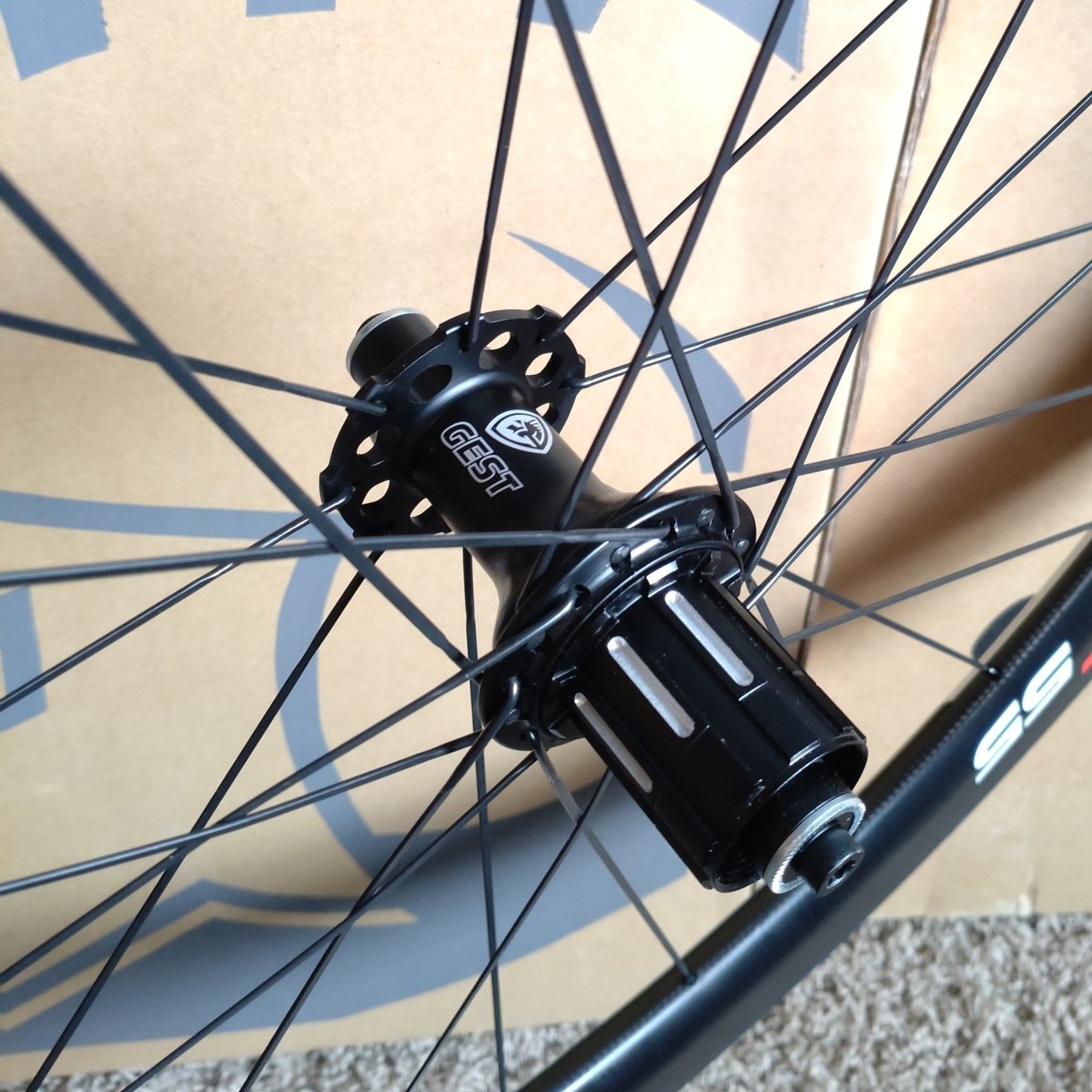 GEST Balance T30 CARBON Rennrad Aero Laufradsatz Tubular - RAAAD.de